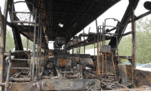 Κάηκαν ζωντανοί στο φλεγόμενο λεωφορείο
