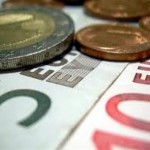 Συμφωνία για κατώτατο μισθό 860 ευρώ στο εμπόριο