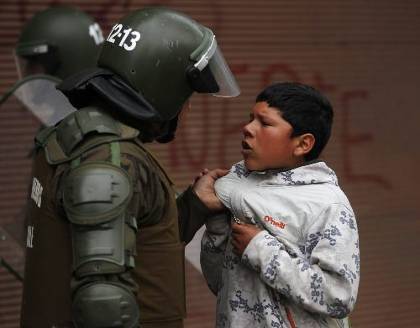 Χιλή: Μαζική επιστράτευση κατά του φοιτητικού κινήματος