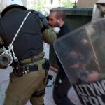 «Δώρο» τσάντα με μολότοφ από την ΕΛ.ΑΣ «Δώρο» τσάντα με μολότοφ από την ΕΛ.ΑΣ