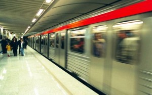 Με 48ωρες απεργίες απειλούν οι εργαζόμενοι σε Μετρό, ΗΣΑΠ και Τραμ