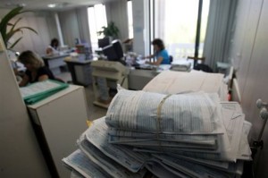 48ωρη απεργία οι εργαζόμενοι σε εφορίες και τελωνεία (12/9-13/9)