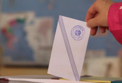 Άνοιξαν οι κάλπες
