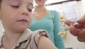 Δωρεάν εμβολιασμοί σε παιδιά ανασφάλιστων και ανέργων