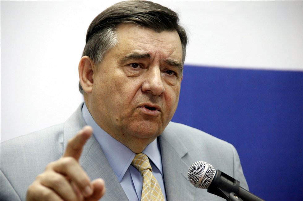 «Ευρωδραχμή» προτείνει ο Καρατζαφέρης