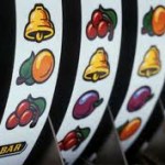 Εμφύλιος στο ΠΑΣΟΚ με αφορμή τα φρουτάκια