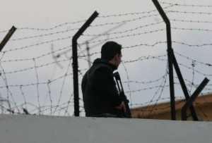 Νεκρός κρατούμενος στα κρατητήρια