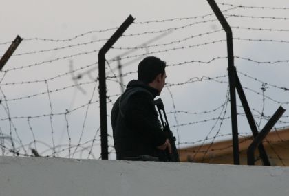 Νεκρός κρατούμενος στα κρατητήρια