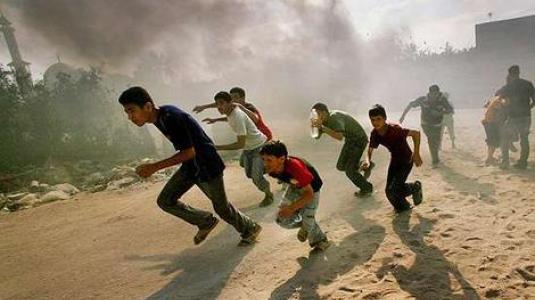 Επτά τραυματίες από ισραηλινές αεροπορικές επιδρομές στη Γάζα