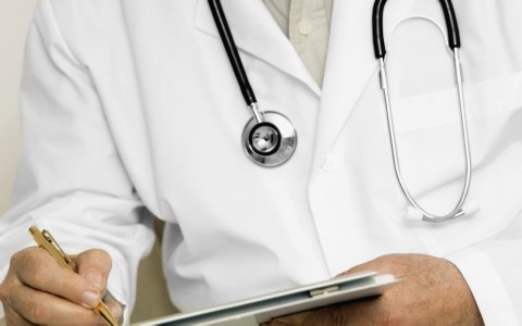 Κινητοποιήσεις και προσφυγές προαναγγέλλουν οι γιατροί