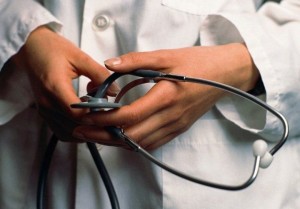 Σκληρή επίθεση των γιατρών της Λέσβου στην Χρυσή Αυγή