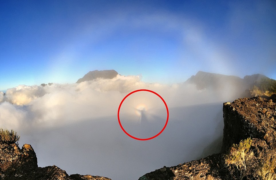 Η σκιά του Χριστού στο ηφαίστειο