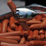 Τα hot dog συνδέονται με καρκίνο του παχέος εντέρου