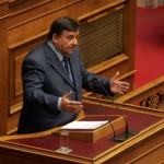 Επίθεση Καρατζαφέρη κατά της Χρυσής Αυγής