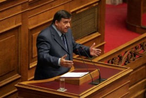 Επίθεση Καρατζαφέρη κατά της Χρυσής Αυγής