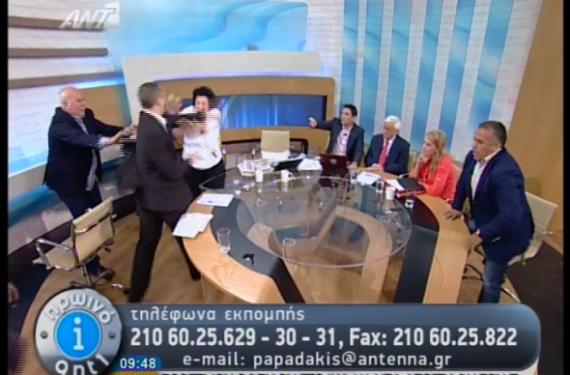 Ο Κασιδιάρης χτύπησε στον αέρα τη Λιάνα Κανέλλη