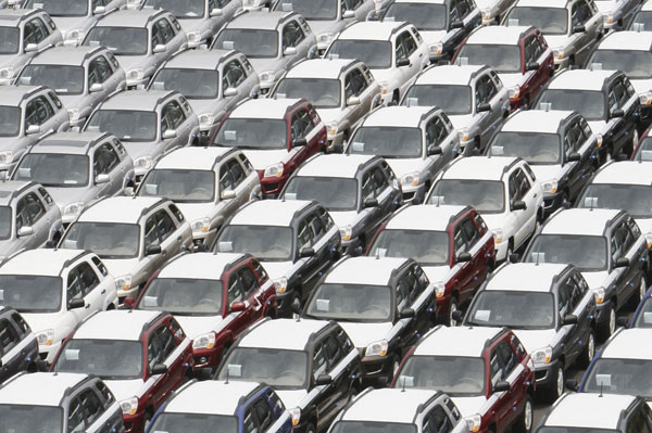 Βουτιά 40,3% στις νέες άδειες κυκλοφορίας αυτοκινήτων