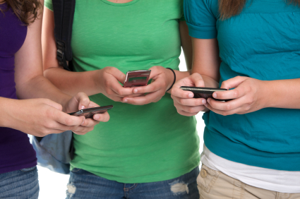 Τέλος σε κινητά και ασύρματα δίκτυα στα σχολεία