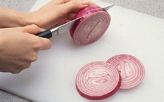 Γιατί τα κρεμμύδια προκαλούν δάκρυα;