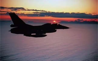 Βρετανός στρατηγός ζητά να ενταθούν οι επιθέσεις στη Λιβύη