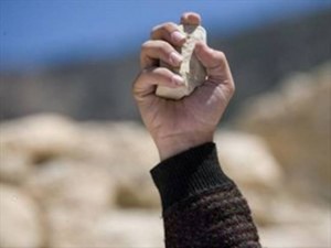 Σουδάν: Καταδίκη 20χρονης σε θάνατο με λιθοβολισμό για μοιχεία