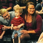 Ο έγκυος άνδρας έχει τρία παιδιά