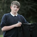 Έβαλαν μαθητή σε απομόνωση επειδή φόρεσε τζιν παντελόνι