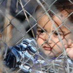 Άθλιες συνθήκες στα κέντρα κράτησης μεταναστών στον Έβρο