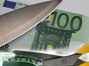 Μείωση μισθών 10% φέτος και 9% το 2013