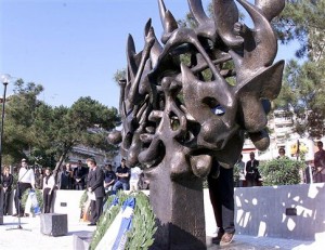Θεσσαλονίκη: Βεβήλωσαν το μνημείο του Ολοκαυτώματος