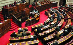 Πέρασε με 155 το Μεσοπρόθεσμο