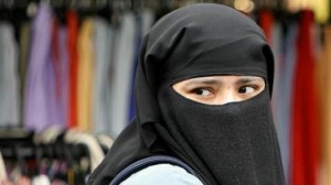 Διεθνής Αμνηστία: Διακρίσεις εναντίον μουσουλμάνων λόγω έκφρασης της πίστης τους