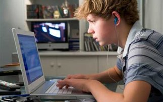 Οι παγίδες που κρύβει η πλοήγηση των παιδιών στο Διαδίκτυο