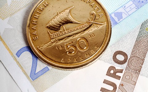 Έξοδο της Ελλάδας από το ευρώ το επόμενο 6μηνο βλέπει η Citigroup