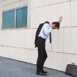 Οι χειρότεροι μισθοί σε Ελληνες και Ιρλανδούς το 2013