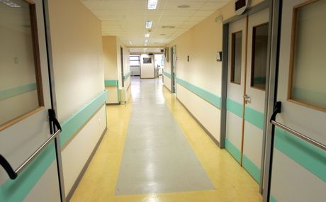 Γιατροί και εργαζόμενοι στα δημόσια νοσοκομεία σε κινητοποιήσεις