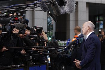 Συμφωνία για κούρεμα του ελληνικού χρέους κατά 50%