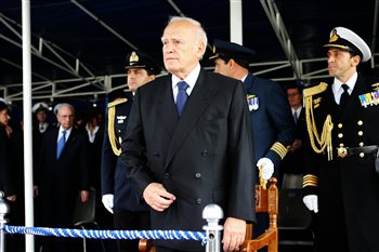 Αποχώρησε ο Παπούλιας από το χώρο της παρέλασης στη Θεσσαλονίκη