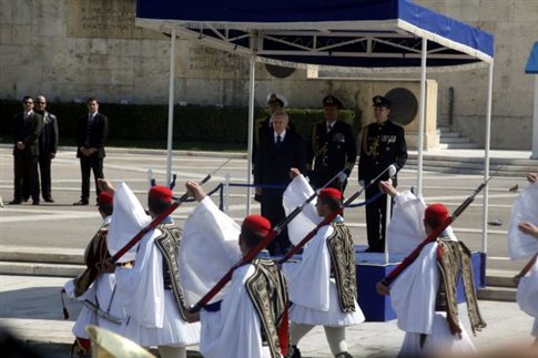 Επιθέσεις κατά μεταναστών από ακροδεξιούς πριν την παρέλαση