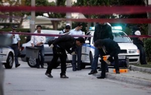 Ένοπλη συμπλοκή αστυνομικών με αγνώστους στην Πεύκη