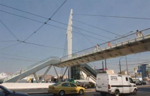 Πεζογέφυρες σε επικίνδυνα σημεία της Αττικής