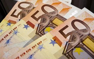 Πλήρωναν τις αγορές τους με πλαστά χαρτονομίσματα