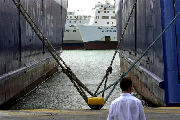 Επιβατικά πλοία ταξίδευαν με πλαστά πιστοποιητικά αξιοπλοϊας
