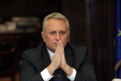 Άρση της μονιμότητας στο Δημόσιο σχεδιάζει η κυβέρνηση