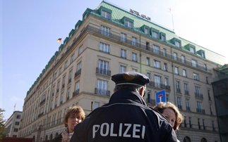 Συνελήφθη ύποπτος για τις δολοφονίες ανήλικων αγοριών