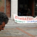 Περιορισμό των συμβασιούχων στο Δημόσιο εξετάζει η κυβέρνηση