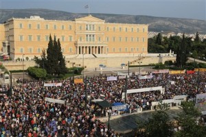 Αγανακτισμένοι:Καλούμε όλη την Ελλάδα εδώ, στο Σύνταγμα
