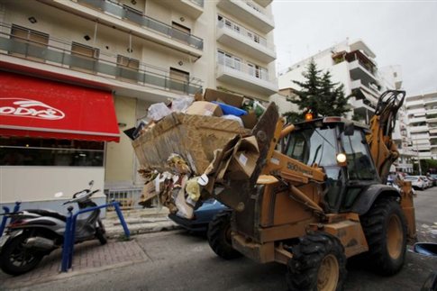 Άνοιξε από τα ΜΑΤ ο ΧΥΤΑ Φυλής