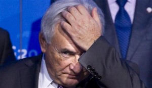 Ντομινίκ Στρος-Καν: Κρατούμενος με την κατηγορία της σεξουαλικής επίθεσης