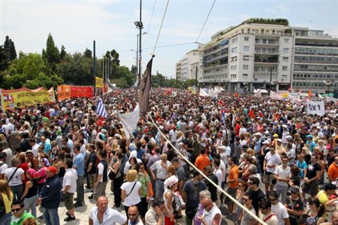 Πορεία στο Σύνταγμα από τους Αγανακτισμένους της Πελοποννήσου